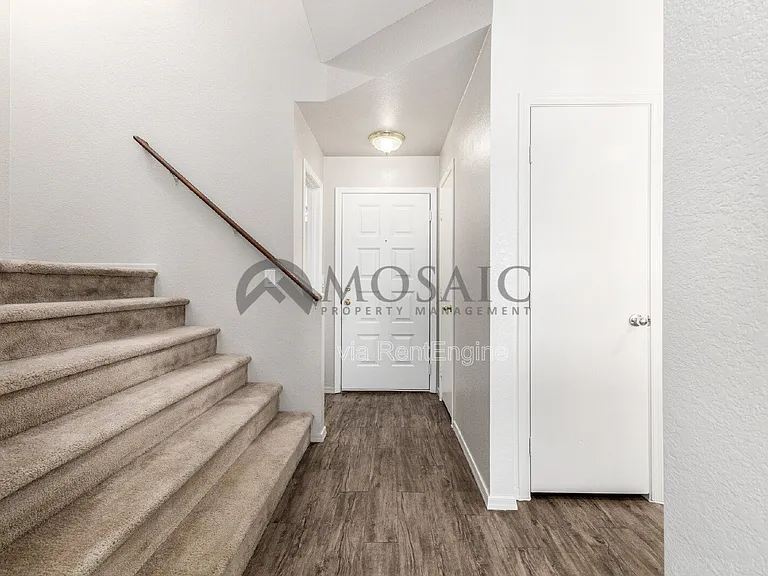 280 S Elizabeth Way #27 — Photo 6