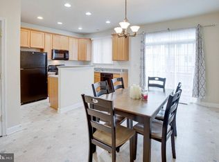 706 Redgate Ln, Woodbridge, VA 22191