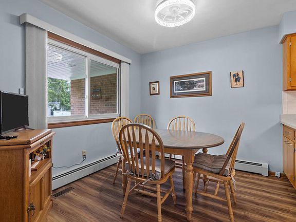 5th image of 68 Oakwood STREET