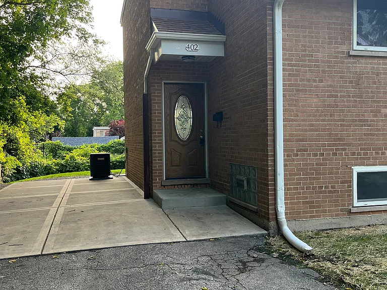 402 N Gerard Ave #402 — Photo 1