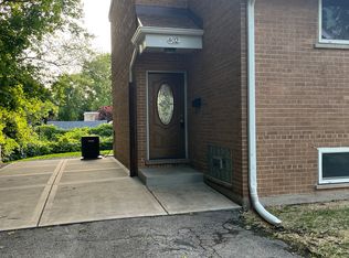 402 N Gerard Ave #402, Villa Park, IL 60181