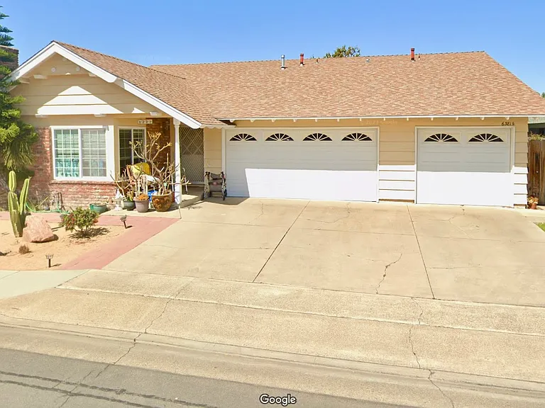 6381 1/2 Saint Paul Cir #1/2 — Photo 1