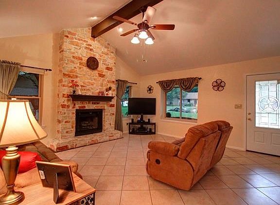 2nd image of 109 S Kings Canyon Dr