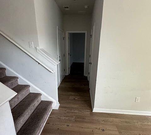 3rd image of 195 Hyrne Dr