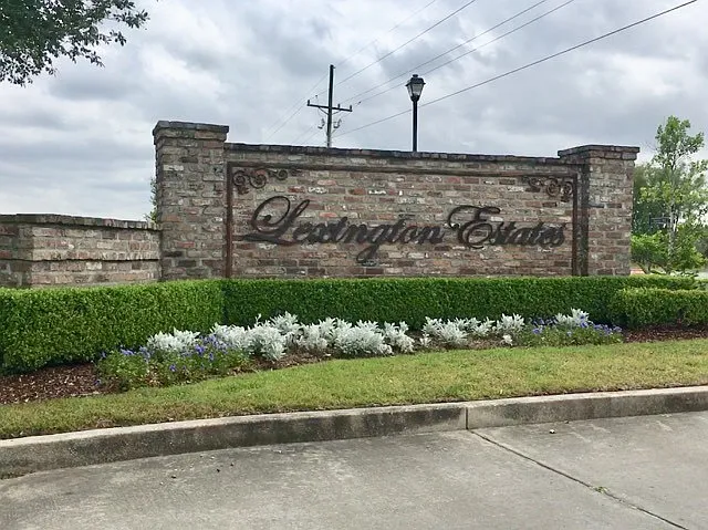 3 BR/ 2BA Off Nicholson between Bluebonnet & University Club — Photo 3