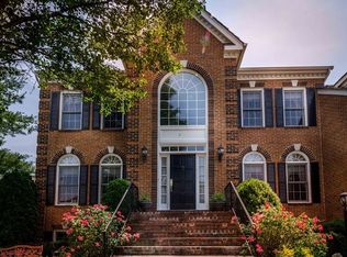 2111 Arrowleaf Dr, Vienna, VA 22182