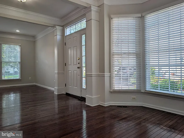 33 Trewbridge Ct — Photo 4