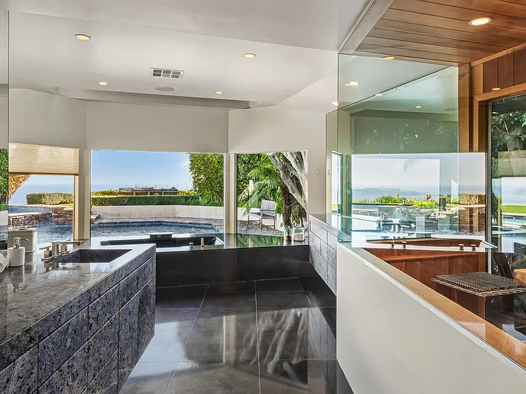 29020 Cliffside Dr — Photo 32