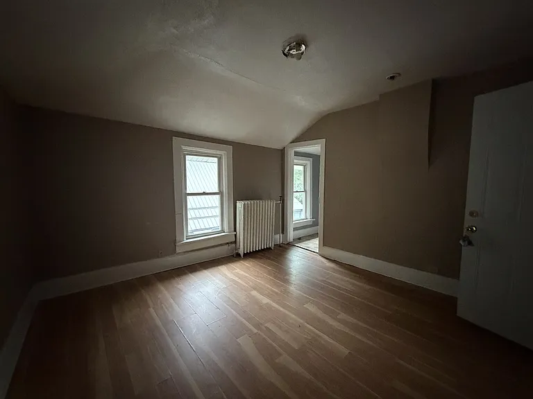 514 W Marion St #B — Photo 8