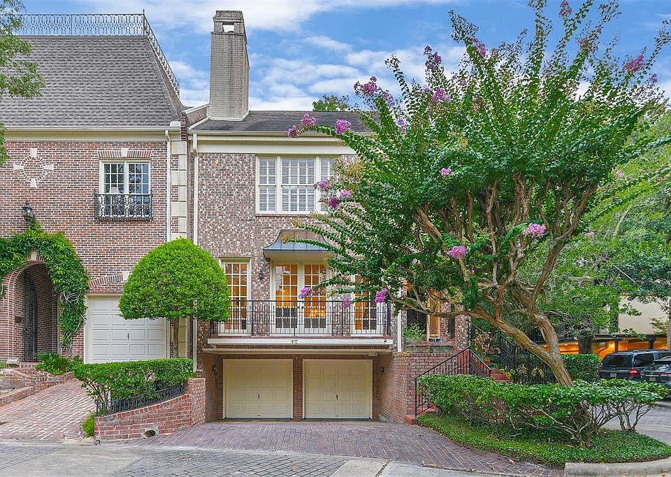 1st image of 17 Pine Briar Cir