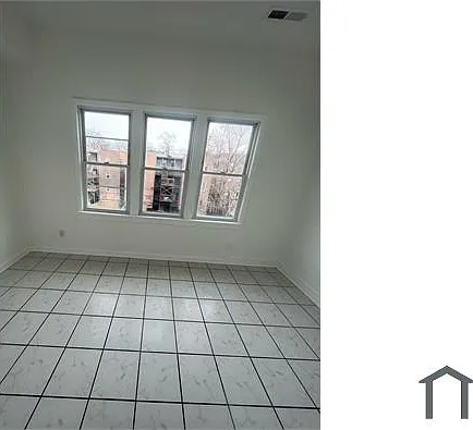 3 bed, 1300 sqft, $1,550 — Photo 2
