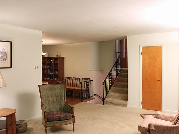 3rd image of 1002 Glenview Dr
