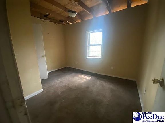 5th image of 805 Commander St