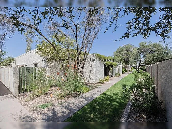 2 bed, 2.0 bath, 987 sqft, $1,595 — Photo 3