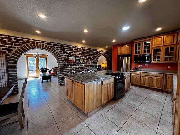 4th image of 7 W Azulejo Ct