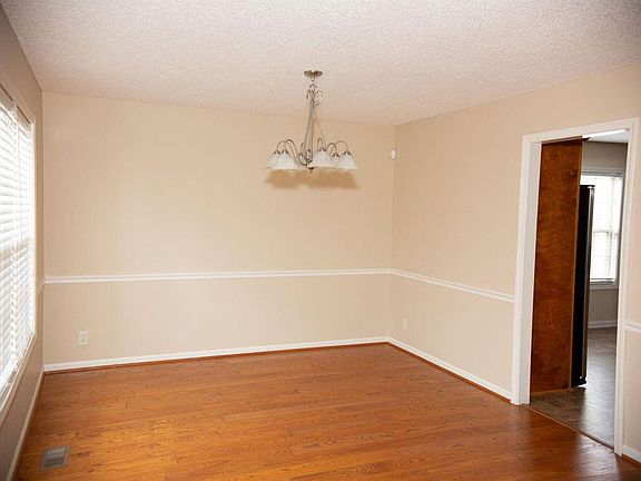 3rd image of 1652 Buchanon Dr