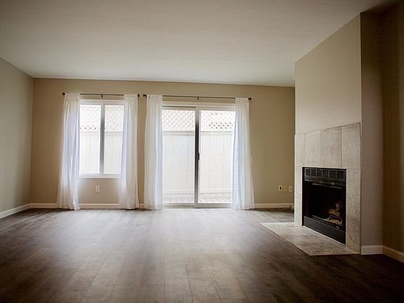 5th image of 4786 Ingraham St