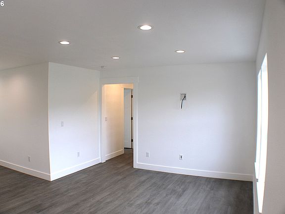 5th image of 579 E 4th Ave