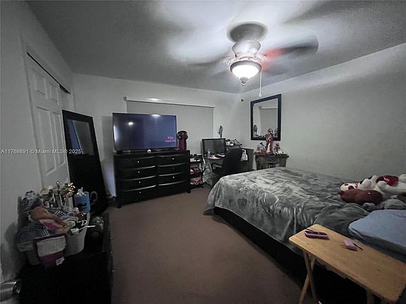 4th image of 639 W 68th St #639