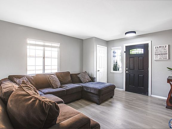3rd image of 670 Sequoia St
