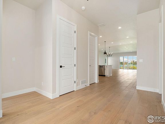 4th image of 1733 Beachside Dr