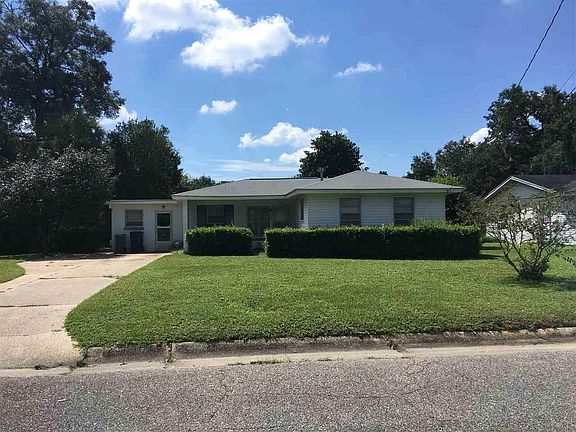 2nd image of 705 Roanne Ln