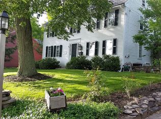 73 High St, Ipswich, MA 01938