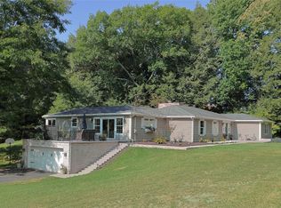 3318 Millfair Rd, Erie, PA 16506