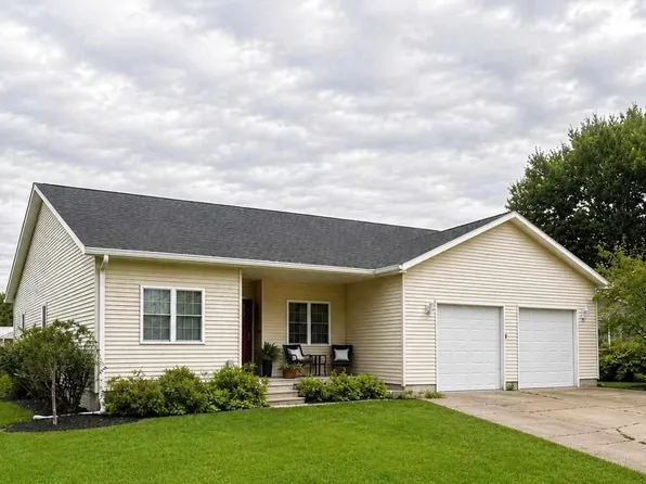135 N Davis St, Clinton, IN 47842