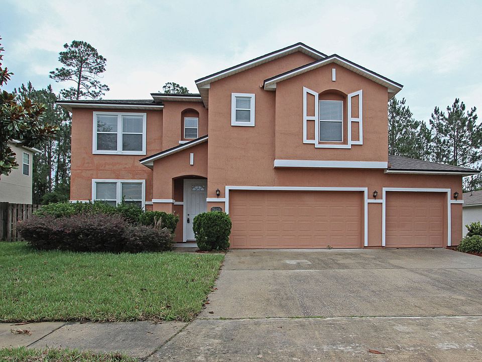 1st image of 76175 Deerwood Dr