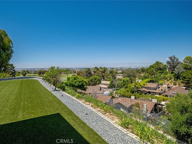 15 Lantana Pl #A — Photo 6