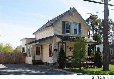 2nd image of 95 Johnstown St