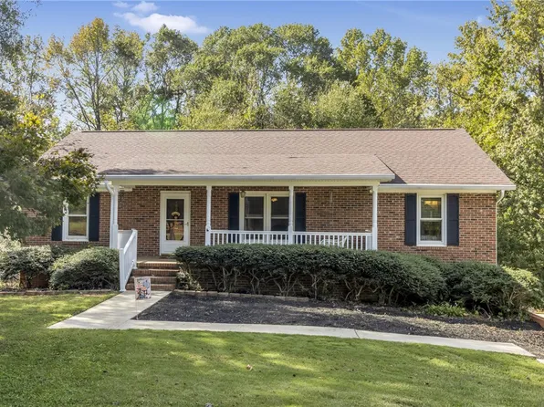400 Quail Run Cir, Fountain Inn, SC 29644