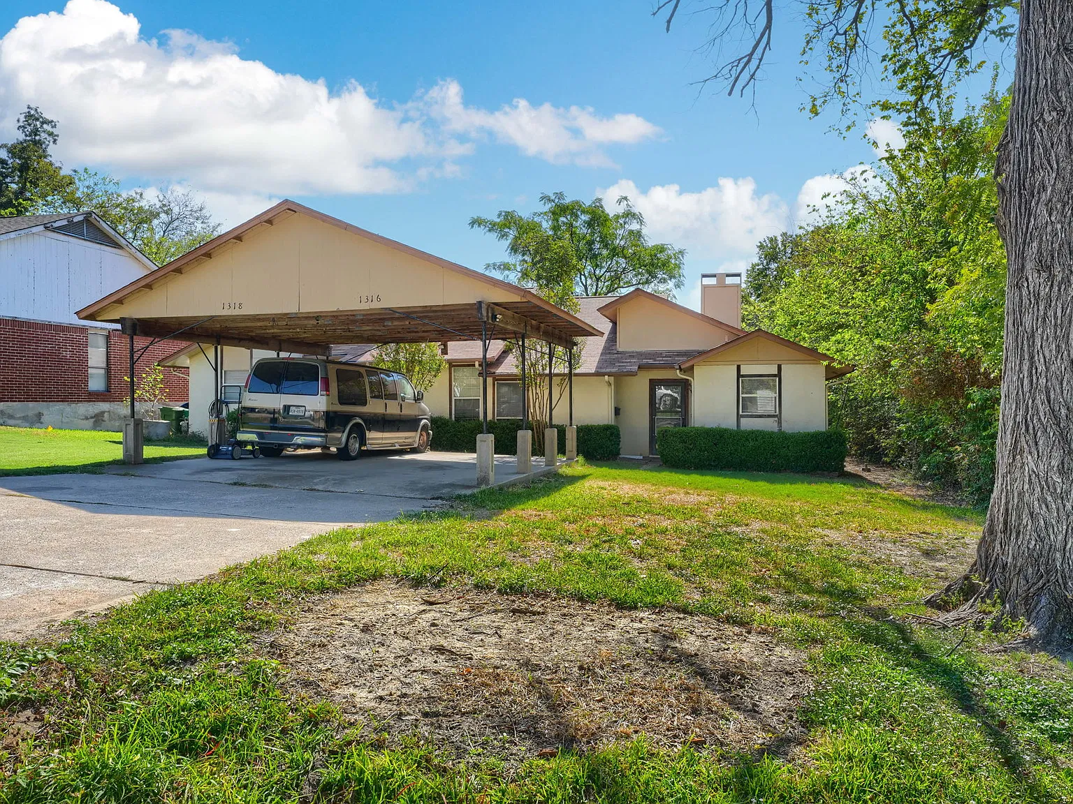 2 bed, 1200 sqft, $1,800 — Photo 3