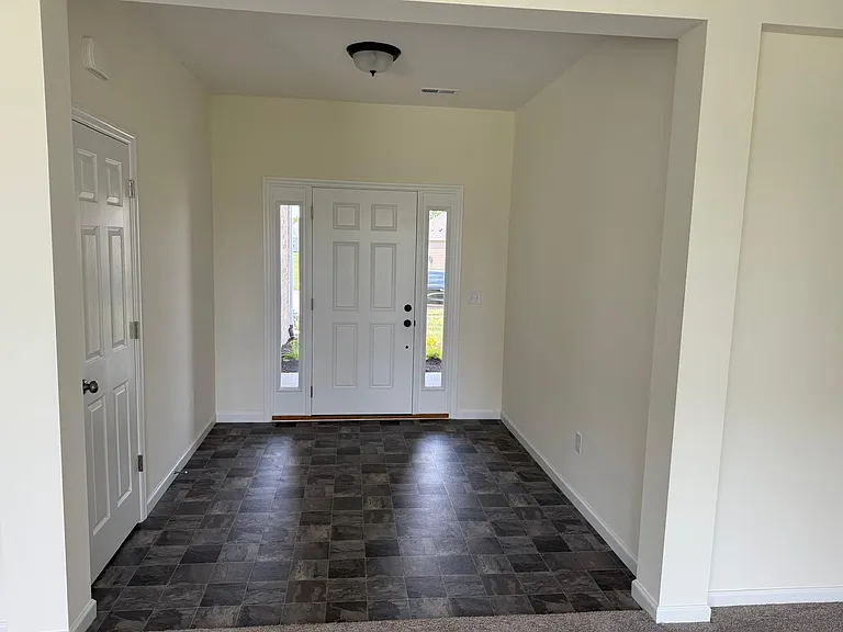 933 Reeder Cir — Photo 3