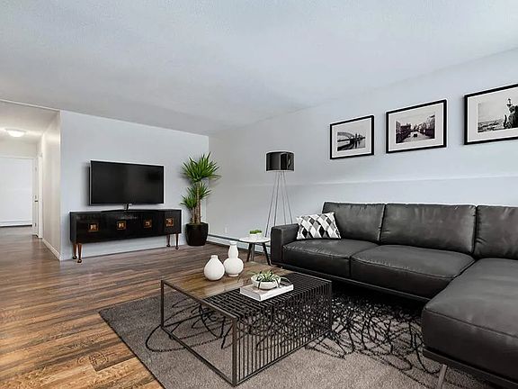 5th image of 18 Allanbrooke Dr #499771