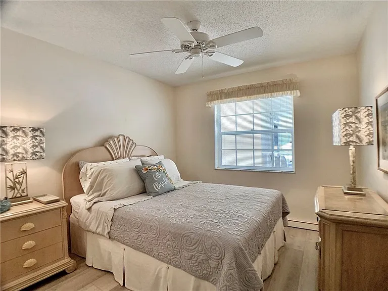 379 N Grove Isle Cir — Photo 10