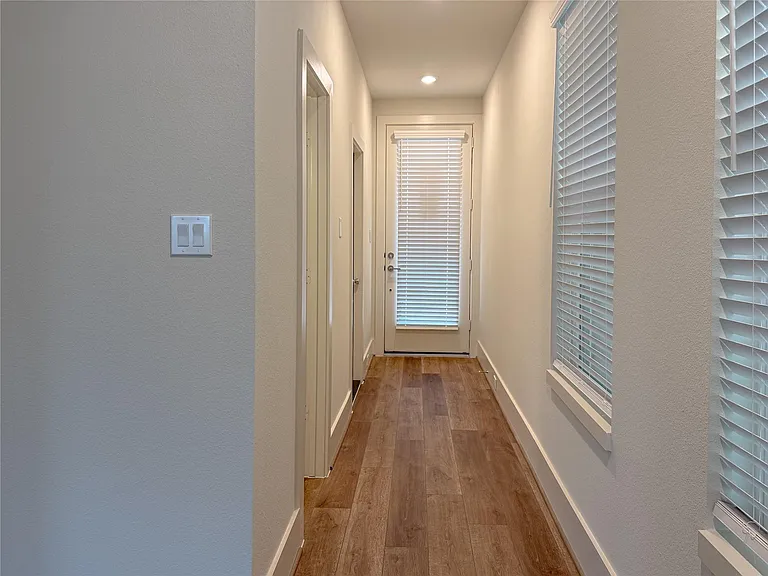 881 Rachel St #D — Photo 23