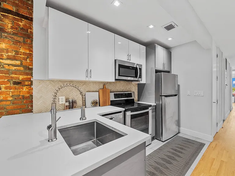 217 Thomas S Boyland St #3L — Photo 1