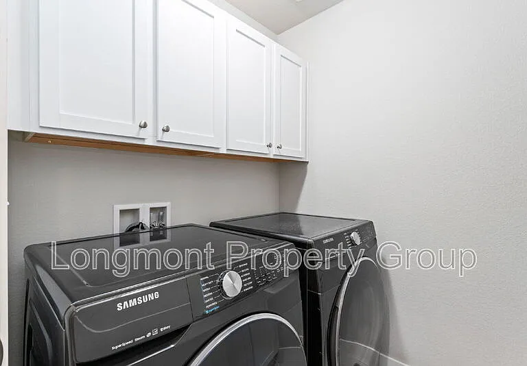 1303 S Oak Ct — Photo 15