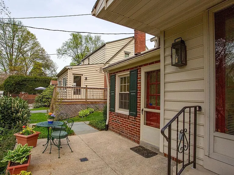 1321 Cheves Pl — Photo 31