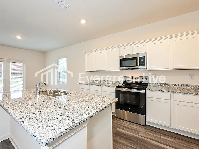 146 Galilee Ln — Photo 3