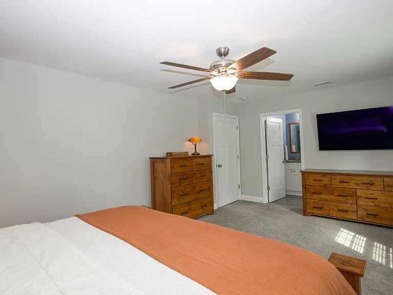 704 Pinecrest St — Photo 34