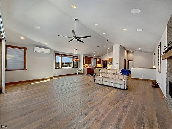 4th image of 661 Rosewood Cir