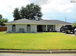 1010 Sugarbush Ln, Burkburnett, TX 76354