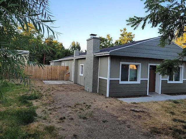 2 bed, 800 sqft, $1,400 — Photo 2