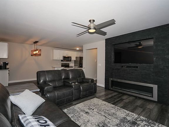 3rd image of 561 Napa Valley Ln