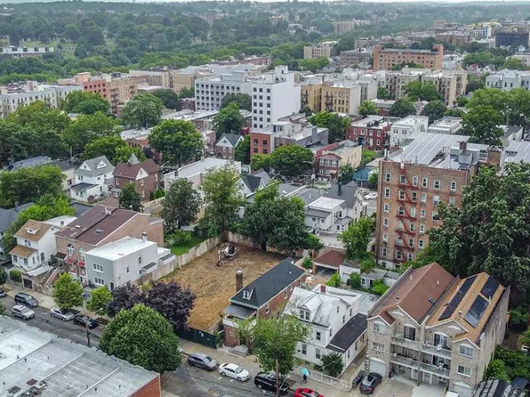 679 East 221st Street image 29 of 30