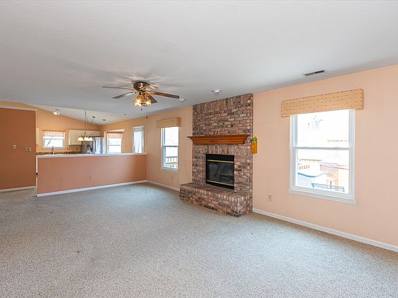 4th image of 1013 Charnwood Pkwy