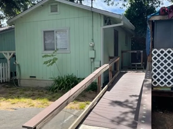 lela737, 737 Leland Ct APT B, Redding, CA 96001